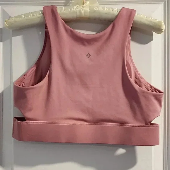 Antonio Melani Workout Cropped Top - Picture 2 of 6